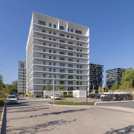 Elegant In With Gym, Sauna & Cinema By Renters *