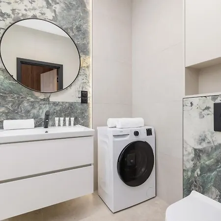 Elegant In With Gym, Sauna & Cinema By Renters *